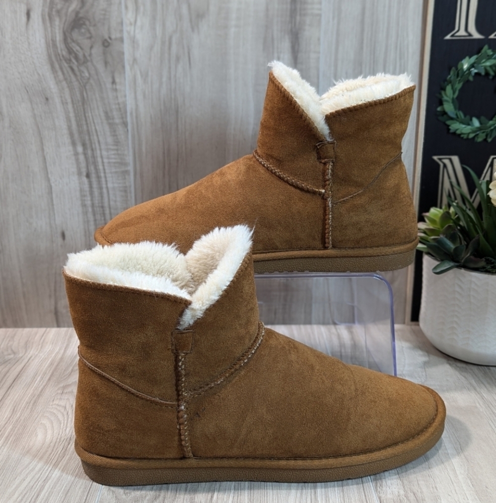Cushionaire "Happy" Boots Women's Size 9 Hickory Shearling - Picture 2 of 9